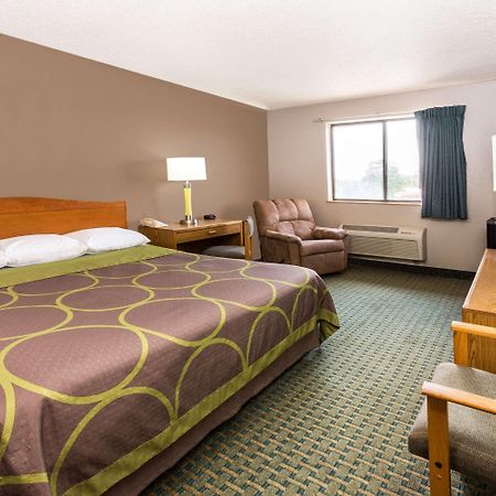 Super 8 By Wyndham St. Charles Hotel Saint Charles Exterior foto