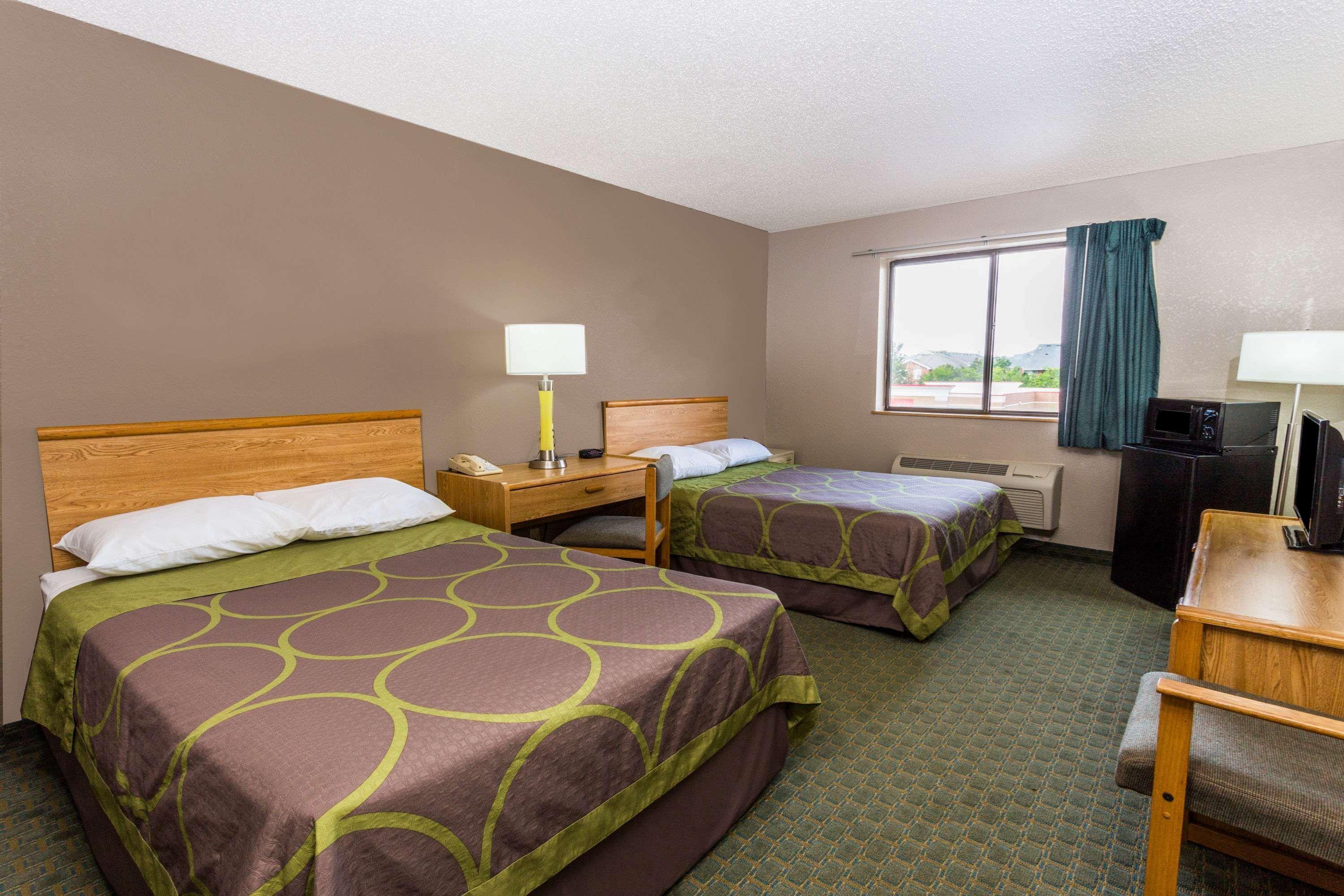 Super 8 By Wyndham St. Charles Hotel Saint Charles Exterior foto