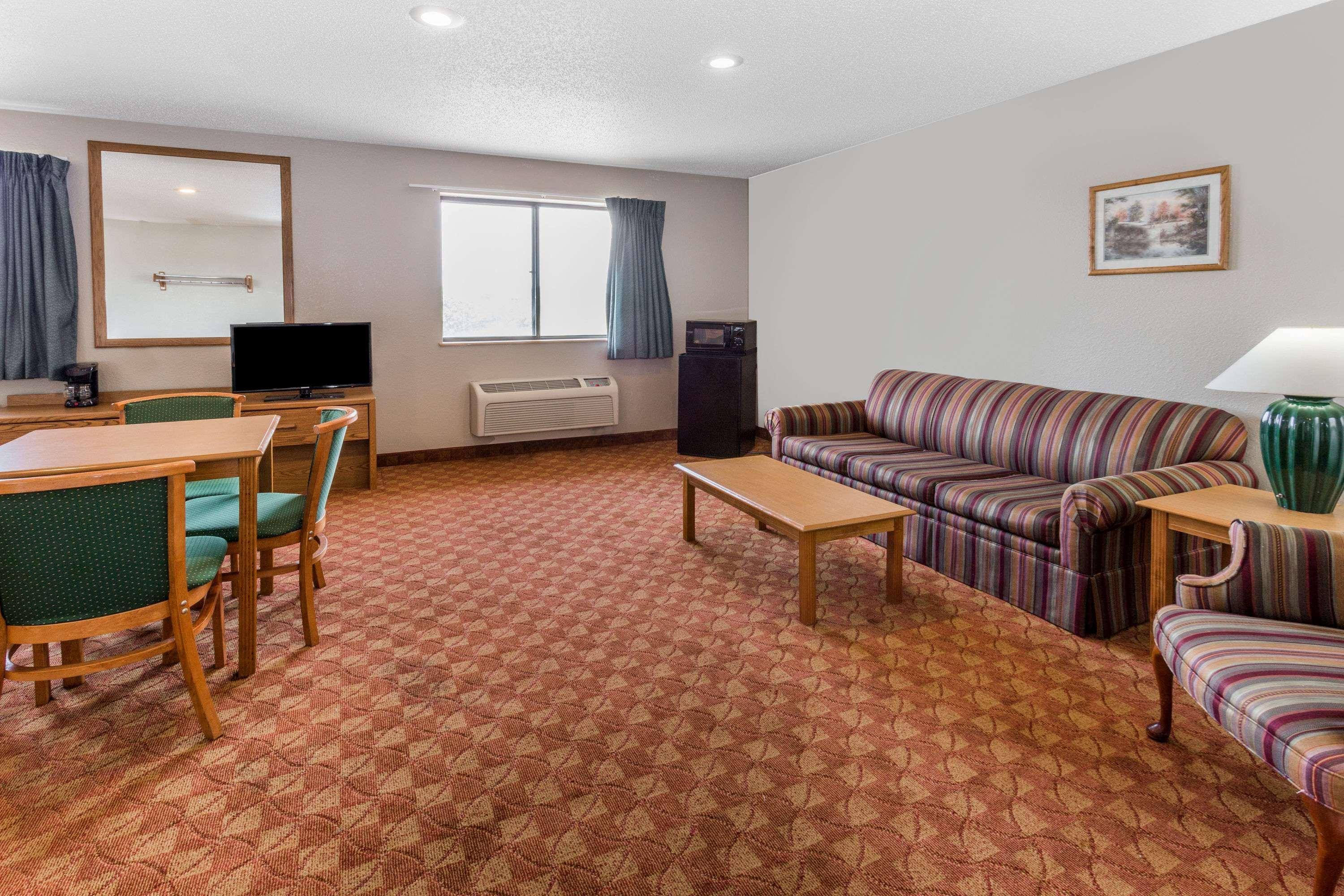 Super 8 By Wyndham St. Charles Hotel Saint Charles Exterior foto