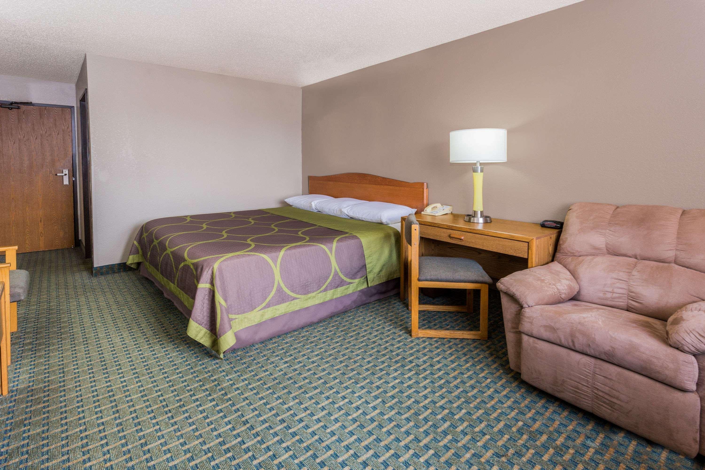 Super 8 By Wyndham St. Charles Hotel Saint Charles Exterior foto