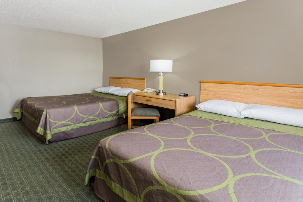 Super 8 By Wyndham St. Charles Hotel Saint Charles Exterior foto