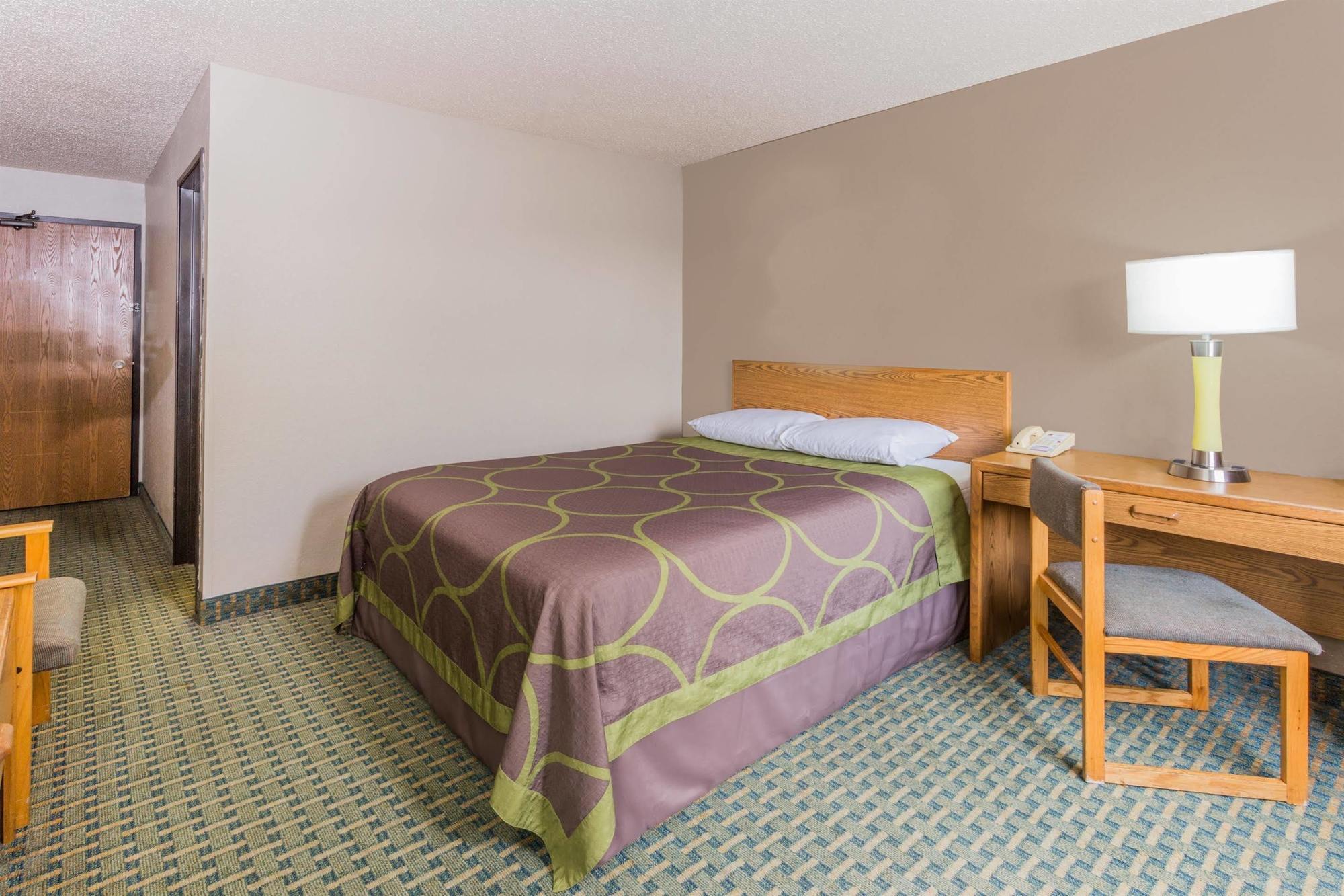 Super 8 By Wyndham St. Charles Hotel Saint Charles Exterior foto